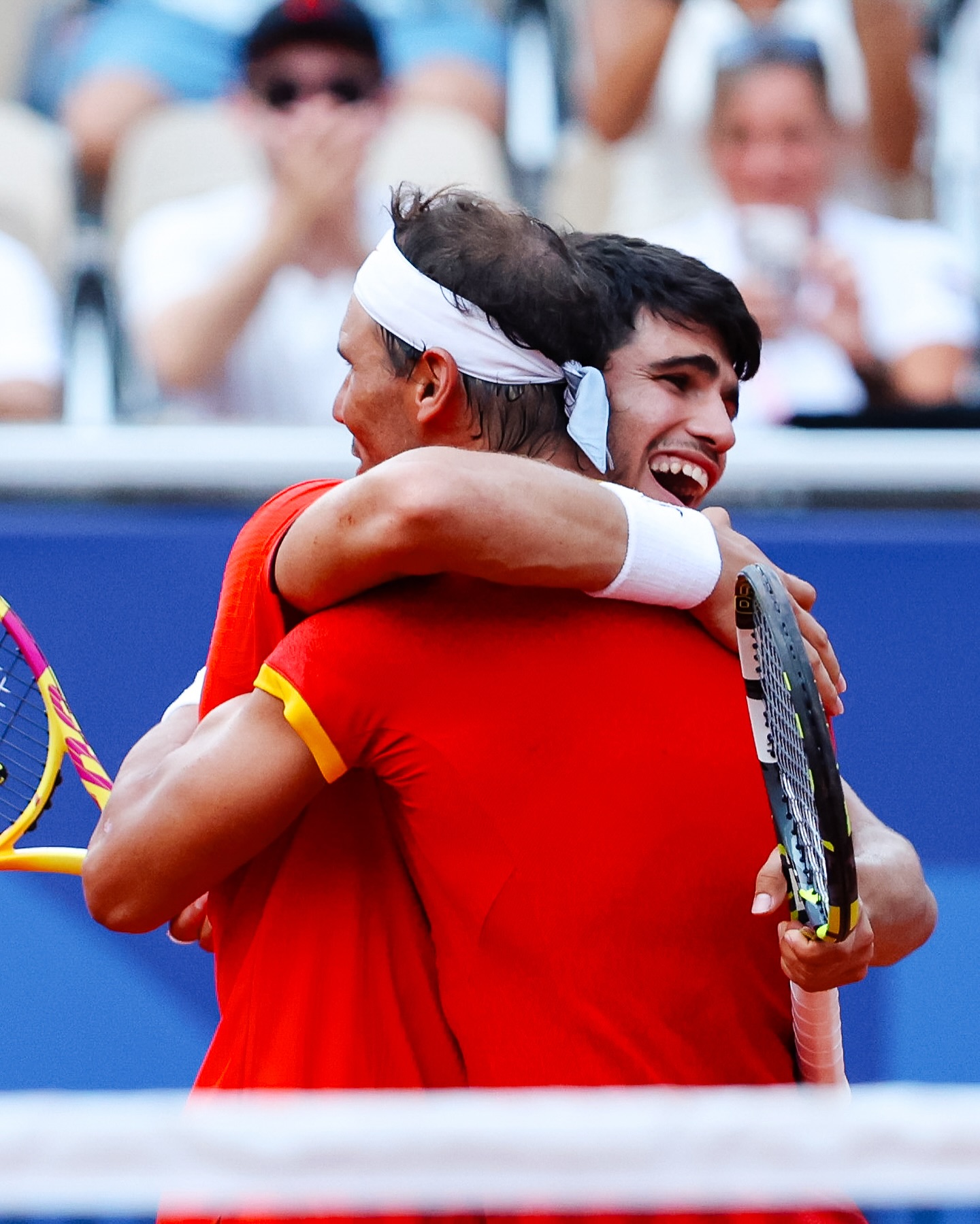 Puede ser una imagen de 3 personas y personas jugando al tenis