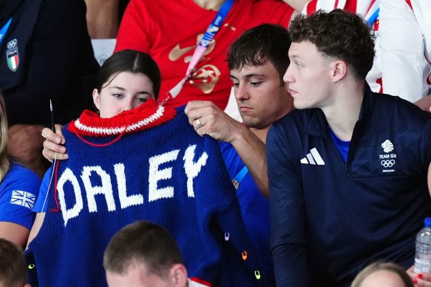 Paris Olympics 2024: Diver Tom Daley unveils latest achievement after  stunning synchro medal – a sweater, knitted poolside